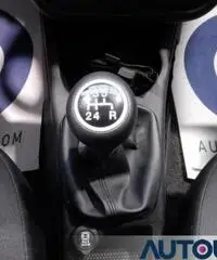 FIAT Punto 1.4 3 PORTE EASYPOWER YOUNG GPL NEOPATENTATI FIAT Punto 1.4 3 PORTE EASYPOWER YOUNG GPL NEOPATENTATI