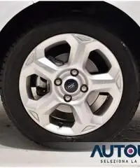 FORD Fiesta 1.2 BENZ 5 PORTE NEOPATENTATI CERCHI 16'