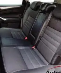 FORD MONDEO 2.0 TDCI TITANIUM POWERSHIFT 163 CV Cambio automatico + Pe FORD MONDEO 2.0 TDCI TITANIUM POWERSHIFT 163 CV Cambio automatico + Pe