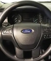 FORD Ranger 2.2 TDCi Doppia Cabina XL 5pt. FORD Ranger 2.2 TDCi Doppia Cabina XL 5pt.