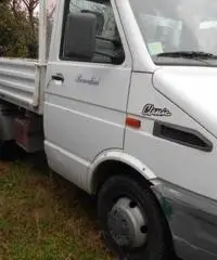 IVECO Daily 35.12 2.8 TDI RIBALTABILE TRILAT. IVECO Daily 35.12 2.8 TDI RIBALTABILE TRILAT.