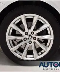 JAGUAR XF 2.2 D AUT PELLE BEIGE NAVI XENON CERCHI 18' JAGUAR XF 2.2 D AUT PELLE BEIGE NAVI XENON CERCHI 18'