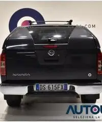 NISSAN Navara 2.5 DCI 4 PORTE DOUBLE CAB 4X4 CRUISE HARD TOP