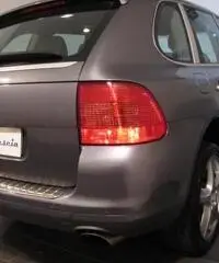 Porsche Cayenne 3.2 V6 AUTOMATICA SOSPENSIONI PELLE Porsche Cayenne 3.2 V6 AUTOMATICA SOSPENSIONI PELLE