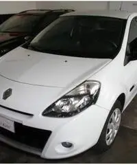 RENAULT Clio 1.2 3P NAVI NEOPATENTATI GARANZIA 12M RENAULT Clio 1.2 3P NAVI NEOPATENTATI GARANZIA 12M