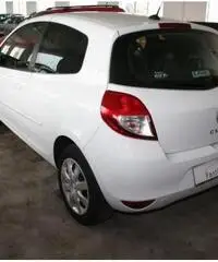 RENAULT Clio 1.2 3P NAVI NEOPATENTATI GARANZIA 12M RENAULT Clio 1.2 3P NAVI NEOPATENTATI GARANZIA 12M