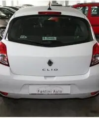 RENAULT Clio 1.2 3P NAVI NEOPATENTATI GARANZIA 12M RENAULT Clio 1.2 3P NAVI NEOPATENTATI GARANZIA 12M