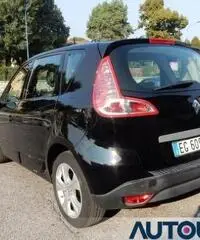 RENAULT Scenic X-MOD 1.5 DCI DYNAMIQUE AUT PELLE NAVI CRUISE RENAULT Scenic X-MOD 1.5 DCI DYNAMIQUE AUT PELLE NAVI CRUISE