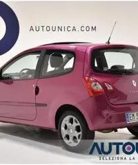 RENAULT Twingo 1.2 BVR LIVE AUT TETTO NEOPATENT SOLO 14.000 KM RENAULT Twingo 1.2 BVR LIVE AUT TETTO NEOPATENT SOLO 14.000 KM