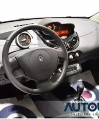 RENAULT Twingo 1.2 BVR LIVE AUT TETTO NEOPATENT SOLO 14.000 KM RENAULT Twingo 1.2 BVR LIVE AUT TETTO NEOPATENT SOLO 14.000 KM