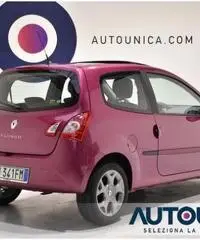 RENAULT Twingo 1.2 BVR LIVE AUT TETTO NEOPATENT SOLO 14.000 KM RENAULT Twingo 1.2 BVR LIVE AUT TETTO NEOPATENT SOLO 14.000 KM