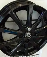 TOYOTA Aygo 1.0 VVT-i 69 CV 5 p. MT  x-play TOYOTA Aygo 1.0 VVT-i 69 CV 5 p. MT  x-play