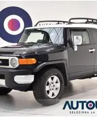 TOYOTA FJ Cruiser 4 4X4 GPL AUTOCARRO AUT SENSORI CRUISE CERCHI 17' TOYOTA FJ Cruiser 4 4X4 GPL AUTOCARRO AUT SENSORI CRUISE CERCHI 17'