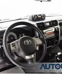 TOYOTA FJ Cruiser 4 4X4 GPL AUTOCARRO AUT SENSORI CRUISE CERCHI 17' TOYOTA FJ Cruiser 4 4X4 GPL AUTOCARRO AUT SENSORI CRUISE CERCHI 17'