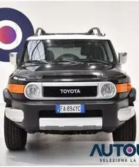 TOYOTA FJ Cruiser 4 4X4 GPL AUTOCARRO AUT SENSORI CRUISE CERCHI 17' TOYOTA FJ Cruiser 4 4X4 GPL AUTOCARRO AUT SENSORI CRUISE CERCHI 17'