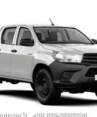 TOYOTA Hilux 2.4 D-4D 4WD 4 porte Double Cab Comfort TOYOTA Hilux 2.4 D-4D 4WD 4 porte Double Cab Comfort