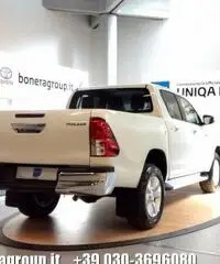 TOYOTA Hilux 2.4 D-4D 2WD Double Cab Lounge MY16 TOYOTA Hilux 2.4 D-4D 2WD Double Cab Lounge MY16