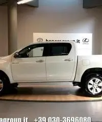 TOYOTA Hilux 2.4 D-4D 2WD Double Cab Lounge MY16 TOYOTA Hilux 2.4 D-4D 2WD Double Cab Lounge MY16