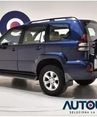 TOYOTA Land Cruiser 3.0 D-4D 5 PORTE AUT WAGON 4X4 8 POSTI PELLE CRUIS TOYOTA Land Cruiser 3.0 D-4D 5 PORTE AUT WAGON 4X4 8 POSTI PELLE CRUIS