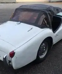 TRIUMPH TR2 DA RESTAURO COMPLETA