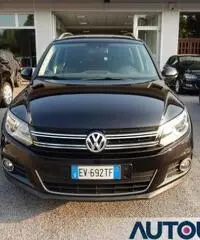 VOLKSWAGEN Tiguan 2.0 TDI 4MOTION DSG SPORT&STYLE 4X4 AUT SENS CRUIS VOLKSWAGEN Tiguan 2.0 TDI 4MOTION DSG SPORT&STYLE 4X4 AUT SENS CRUIS