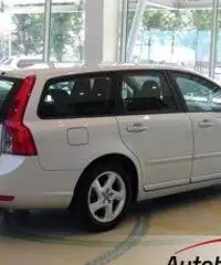 VOLVO V50 1.6 KINETIC VOLVO V50 1.6 KINETIC