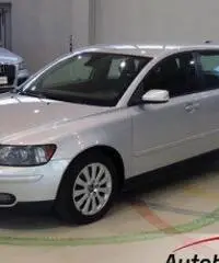 VOLVO V50 2.0 D MOMENTUM VOLVO V50 2.0 D MOMENTUM
