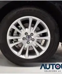 VOLVO XC60 D5 AWD GEARTRONIC SUMMUM 4X4 AUT PELLE CERCHI 18' VOLVO XC60 D5 AWD GEARTRONIC SUMMUM 4X4 AUT PELLE CERCHI 18'