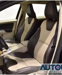 VOLVO XC60 D5 AWD GEARTRONIC SUMMUM 4X4 AUT PELLE CERCHI 18' VOLVO XC60 D5 AWD GEARTRONIC SUMMUM 4X4 AUT PELLE CERCHI 18'