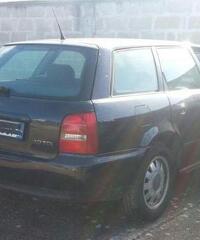 Audi a4 1900 tdi variant anno 11.1996  ma con pochi km.prezzo 950 euro