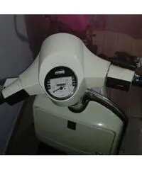 Vendesi vespa  150 del 2009 ottimo stato  causa inutilizzo Vendesi vespa  150 del 2009 ottimo stato  causa inutilizzo