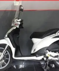 PIAGGIO Liberty 50 4T bianco - 22883 PIAGGIO Liberty 50 4T bianco - 22883