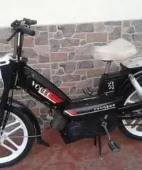 Motorino d'epoca Peugeot Elettronic Motorino d'epoca Peugeot Elettronic