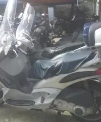 PIAGGIO Beverly Scooter cc 200 PIAGGIO Beverly Scooter cc 200