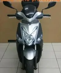 KYMCO Agility 200 € 3  seminuovo km 5600 del 2015