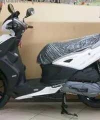 KYMCO People 125 €. 4 NUOVO DI FABBRICA KYMCO People 125 €. 4 NUOVO DI FABBRICA