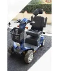 Scooter elettrico per disabili o persone anziane