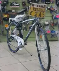 trekking a 6 velocita' ruote 700x35 a km zero trekking a 6 velocita' ruote 700x35 a km zero