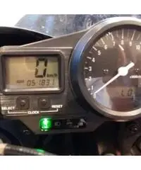 YAMAHA R 1