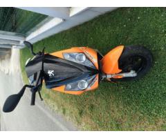 Vendo scooter 50 cc.