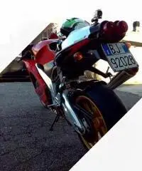 Aprilia RSV R 1000 - 2002 Aprilia RSV R 1000 - 2002