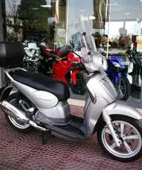 APRILIA Scarabeo 200 Full optional passaggio proprietà incluso APRILIA Scarabeo 200 Full optional passaggio proprietà incluso