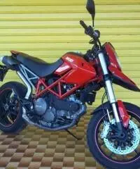 DUCATI Hypermotard 796 2011 DUCATI Hypermotard 796 2011