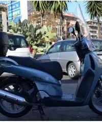 HONDA SH 150 i D/T Apr.2oo5 €. 1.000
