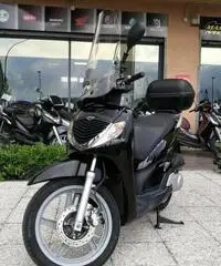 HONDA SH 150 Passaggio e Garanzia Incluso
