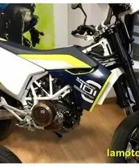 HUSQVARNA 701 Supermoto AZIENDALE !!! Moto Demo .