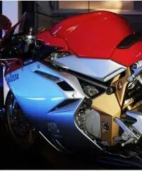 MV Agusta F4 750 Serie Oro Limited Edition, Pari al nuovo