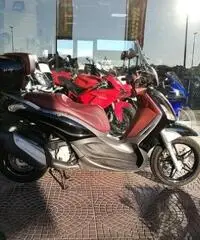 PIAGGIO Beverly 350 SportTouring Passaggio e Garanzia Incluso PIAGGIO Beverly 350 SportTouring Passaggio e Garanzia Incluso