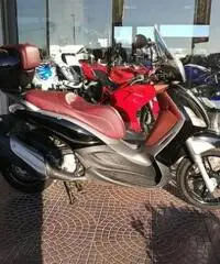 PIAGGIO Beverly 350 SportTouring Passaggio e Garanzia Incluso PIAGGIO Beverly 350 SportTouring Passaggio e Garanzia Incluso