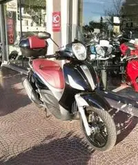 PIAGGIO Beverly 350 SportTouring Passaggio e Garanzia Incluso PIAGGIO Beverly 350 SportTouring Passaggio e Garanzia Incluso